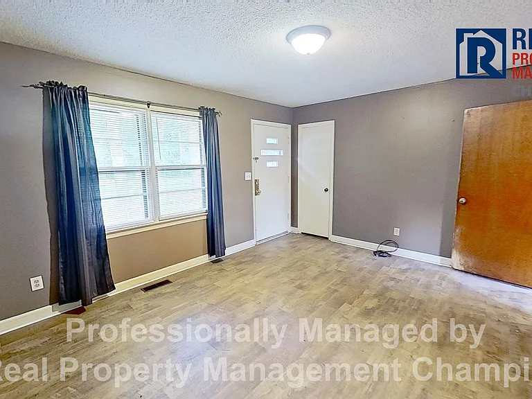 209 Sycamore St — Photo 3