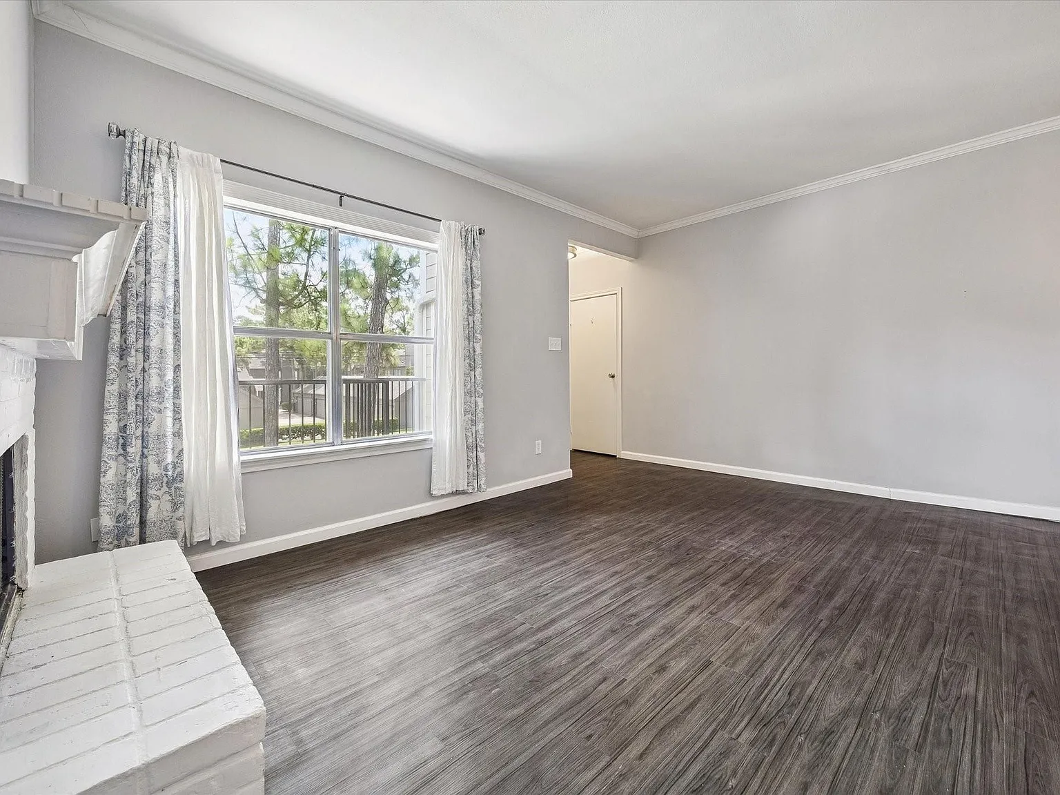 2 bed, 1.0 bath, 935 sqft, $1,500 — Photo 4