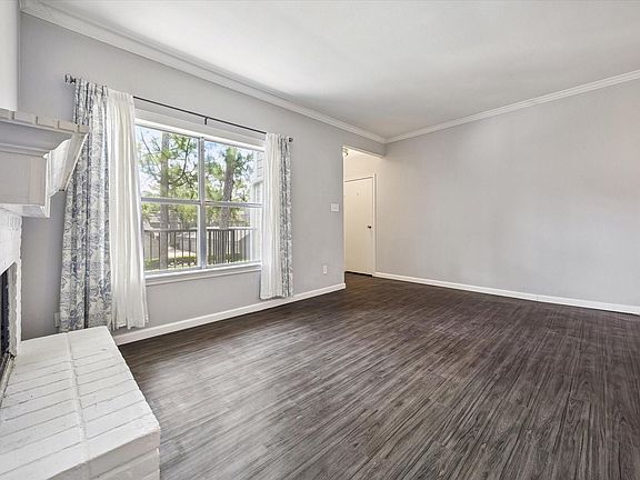 4th image of 702 Bering Dr #117