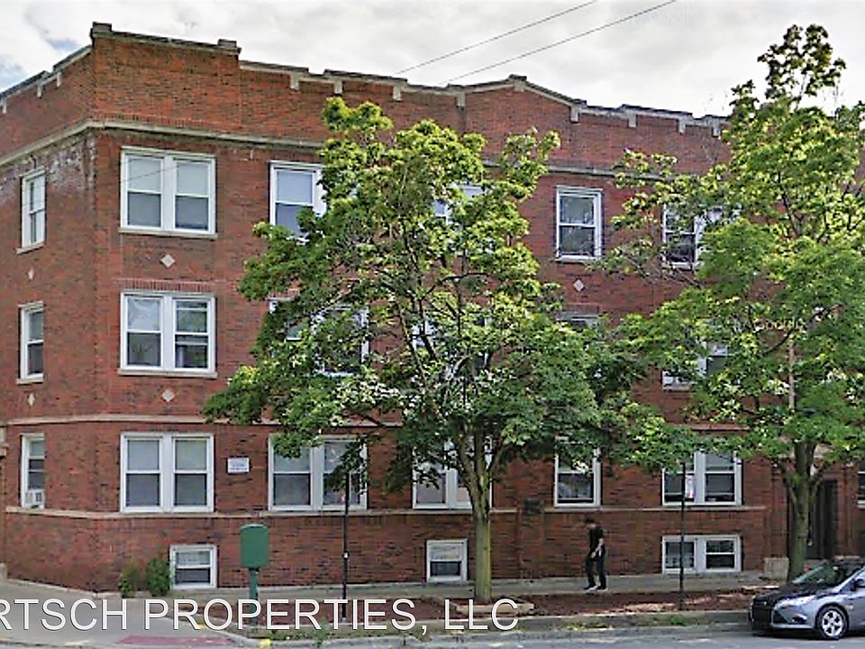 1st image of 3856 N Clark St #3845307