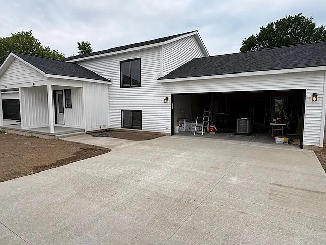 85 E Lee St — Photo 8