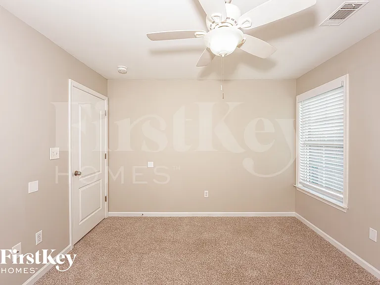 1016 Princeton Park — Photo 17