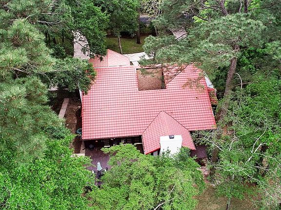 Drone view with lots of green!