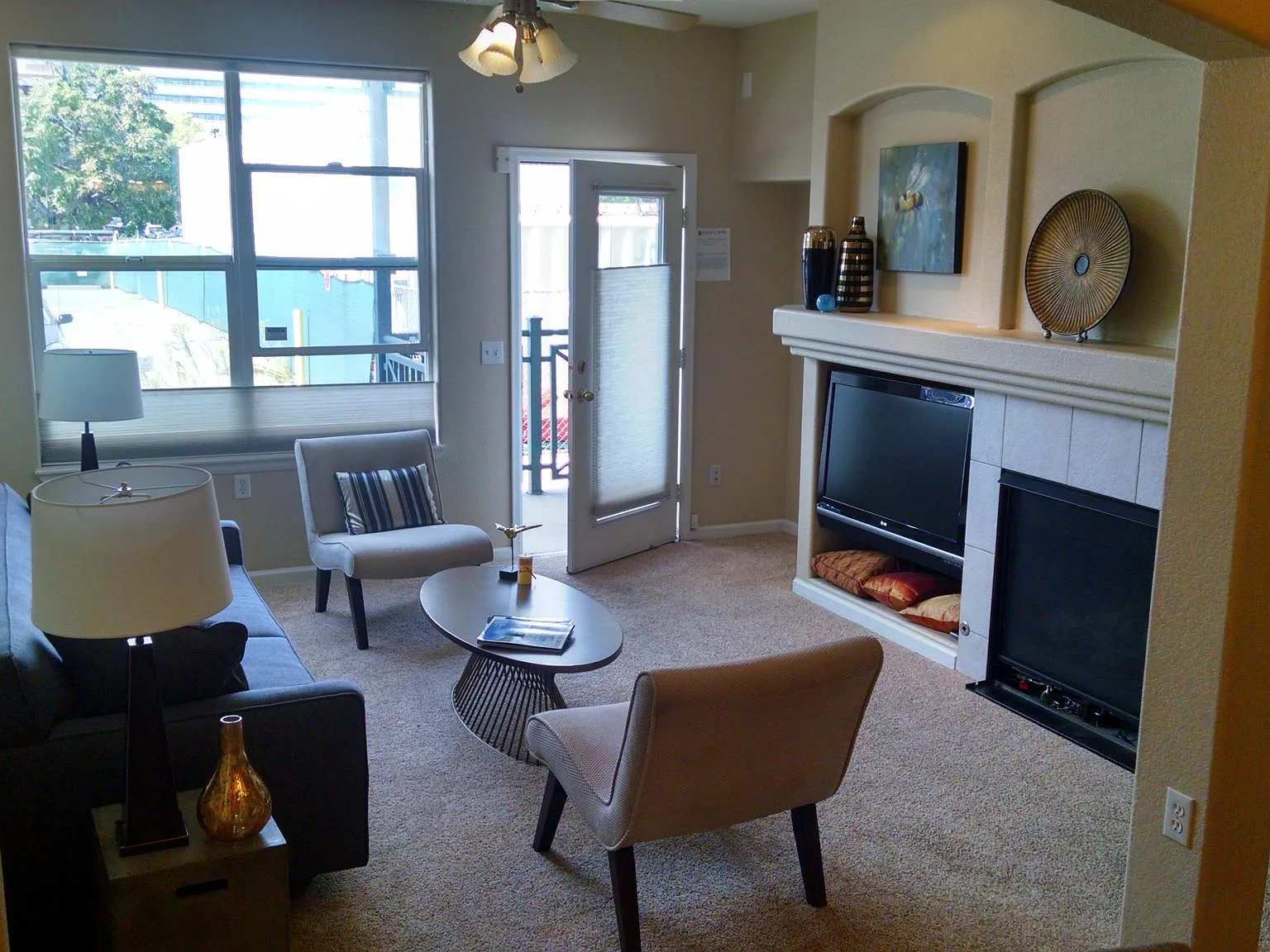 2 bed, 1197 sqft, $2,200 — Photo 1