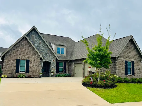 415 Griffin Park Ln, Birmingham, AL 35242