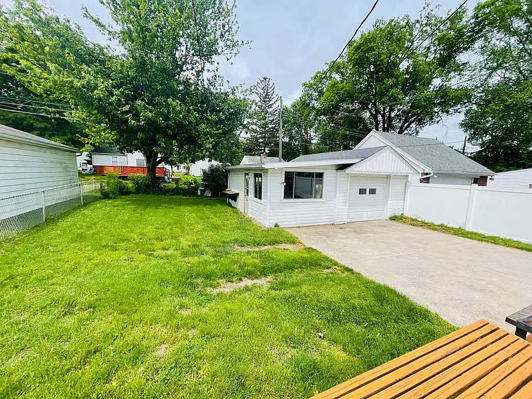4327 Harvest Ln — Photo 9