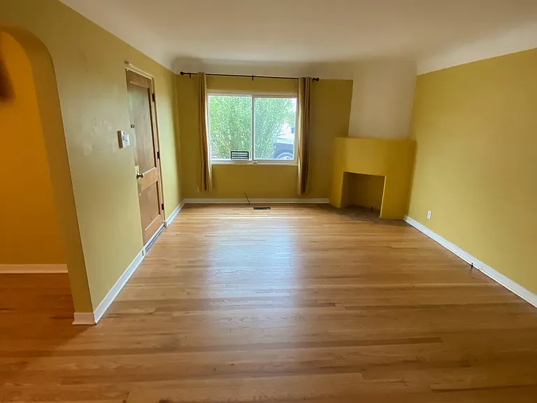 1020 Girard Blvd NE — Photo 4