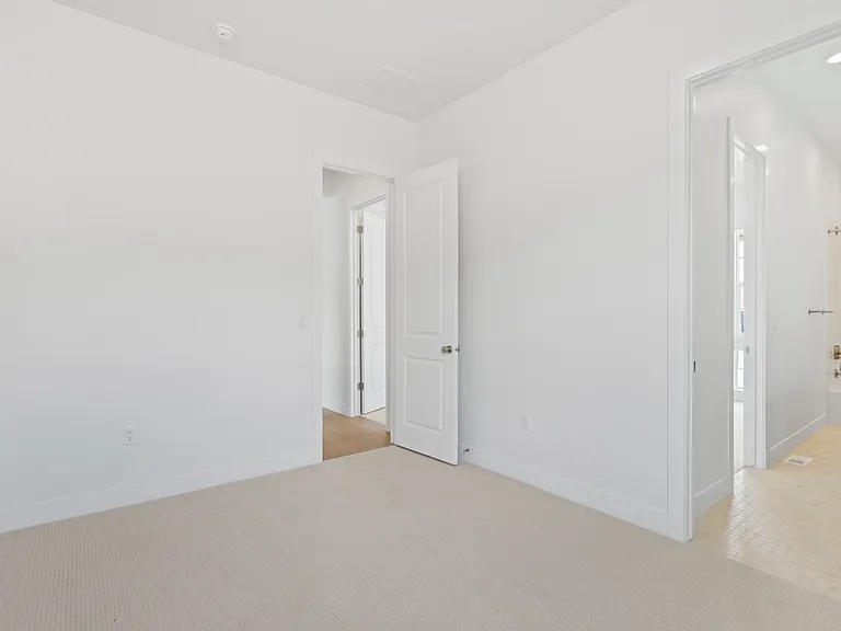 2122 N Beargrass Way — Photo 12