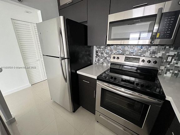 4th image of 850 N Miami Ave #1107