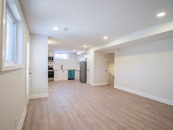5th image of 184 Bradley Ave