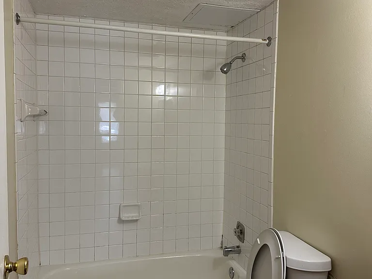 5476 Southgate Blvd — Photo 29