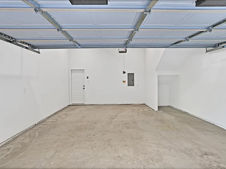 2815 Weisenberger St #201 — Photo 24