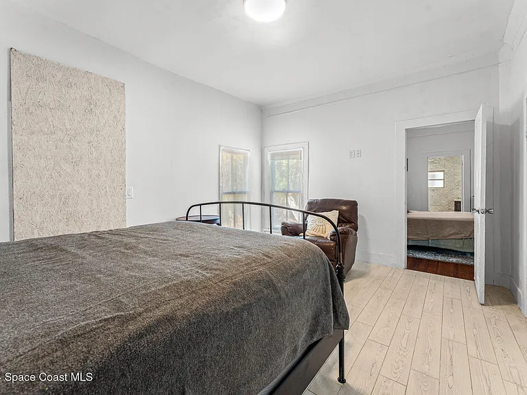 1365 Pineapple Ave #S — Photo 32
