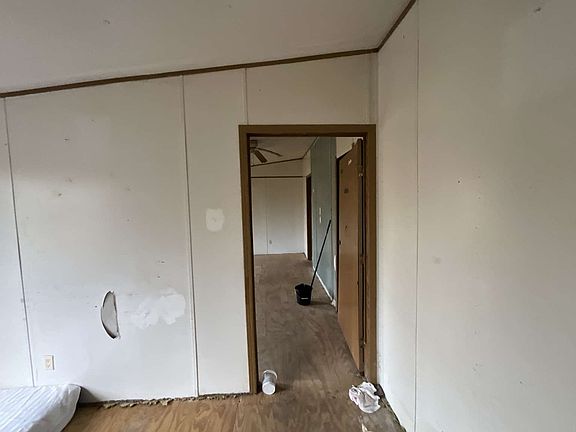 3rd image of 360 Deer Trail Cir