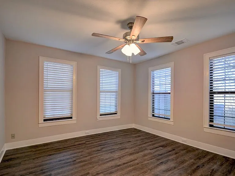 1707B E Main St — Photo 18