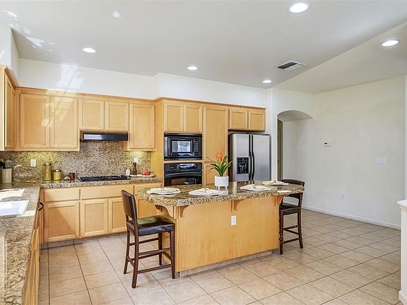 4th image of 3700 Woodland Pl