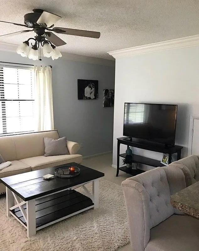 3 bed, 1.5 bath, 1160 sqft, $1,800 — Photo 4