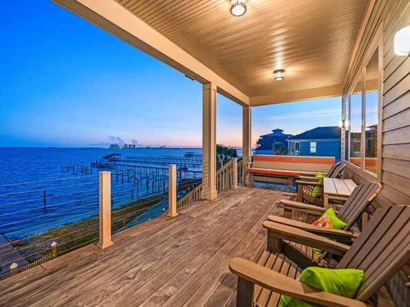 8944 Windgate Cir, Navarre, FL 32566