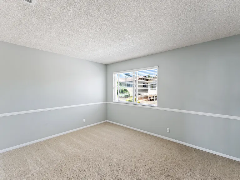 2292 Buffalo Ave — Photo 22