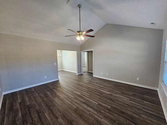 3rd image of 117 Hidden Cir