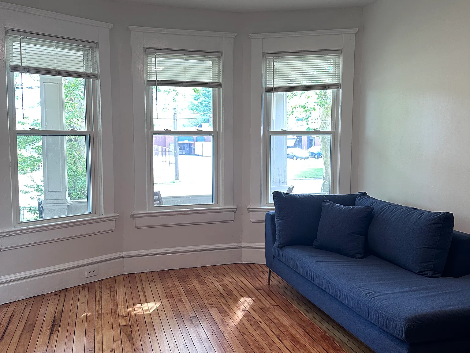 E 40th St, Cleveland — Photo 2