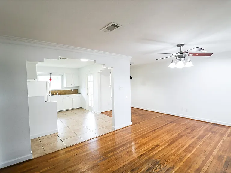 4513 Nina Lee Ln — Photo 2