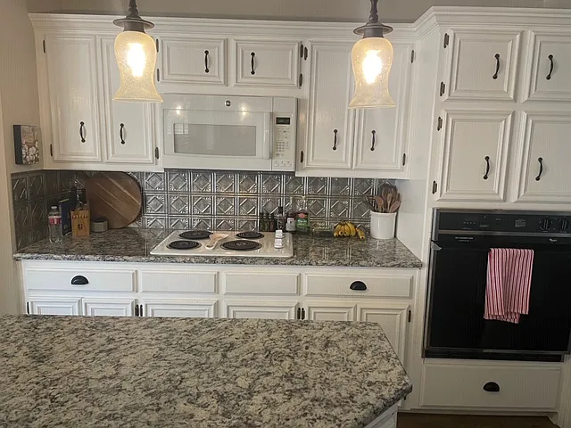 106 N York Ave — Photo 2