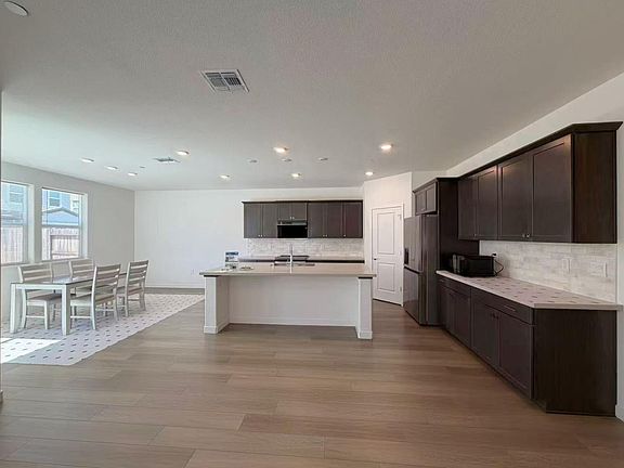5th image of 8770 Marygold Way