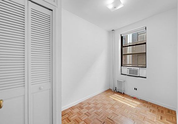 3rd image of 164 Mott St #27A