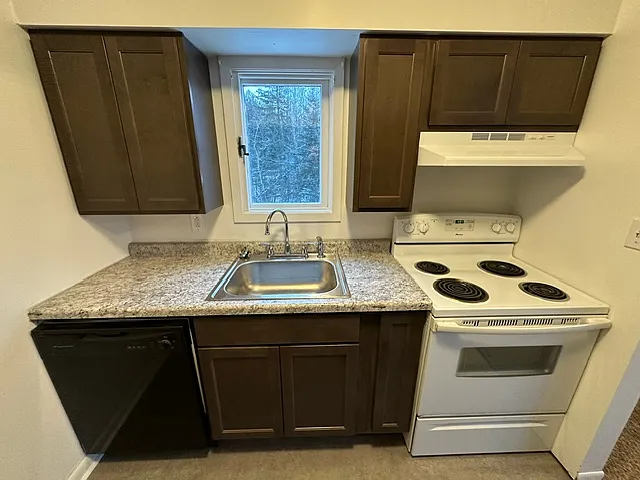 915-917 7th Ave #8 — Photo 7