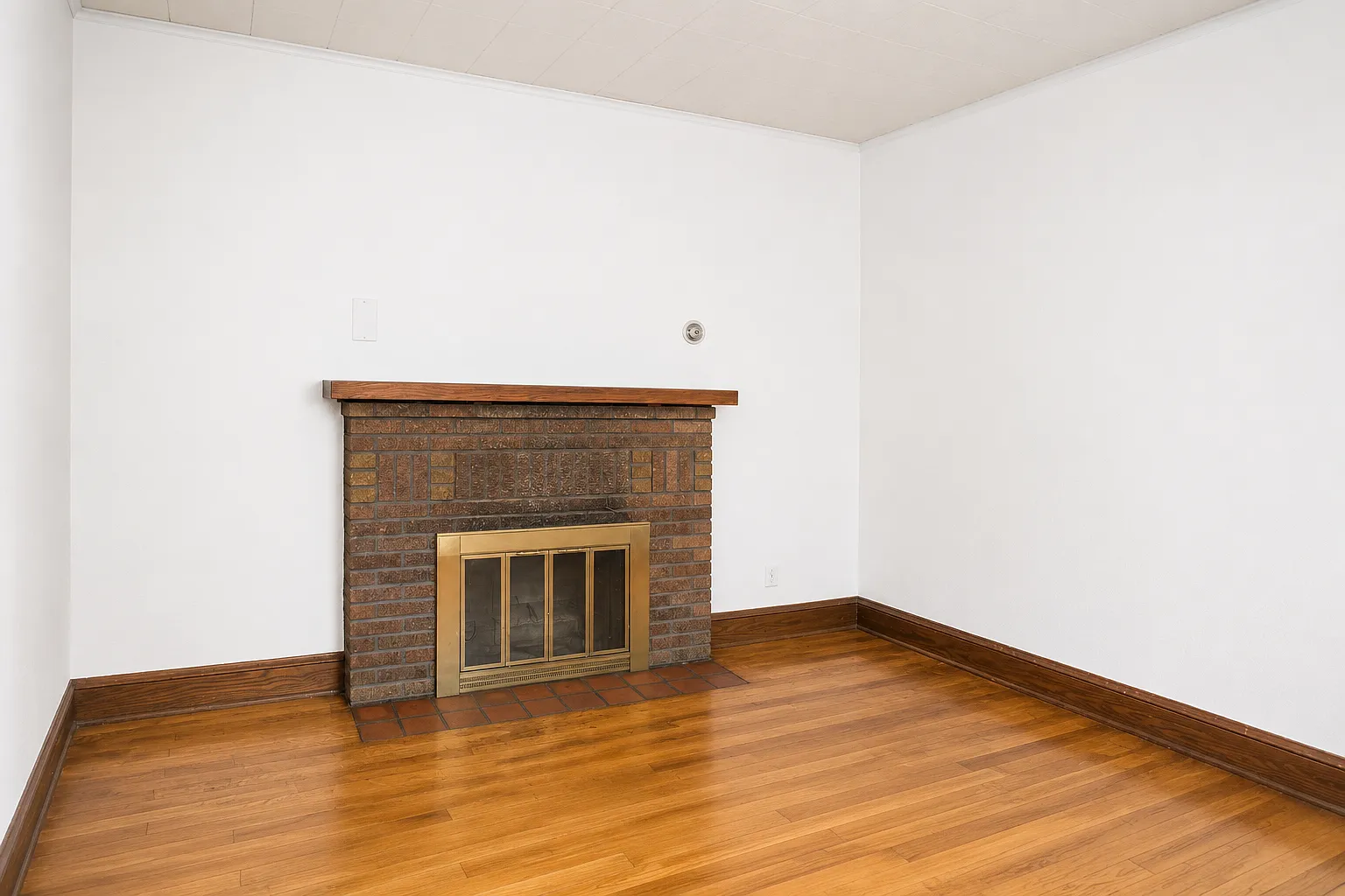 7 bed, 3167 sqft, $3,300 — Photo 4