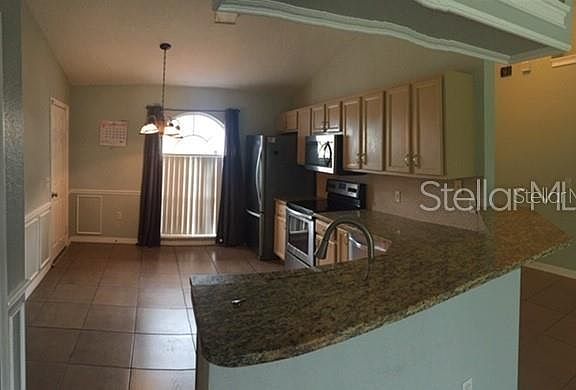 2nd image of 907 Basilica Ln