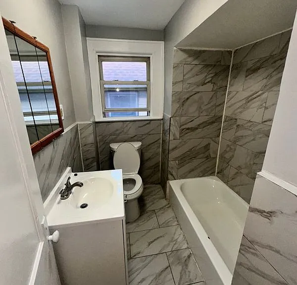 9 Rosedale Ave #1 — Photo 2
