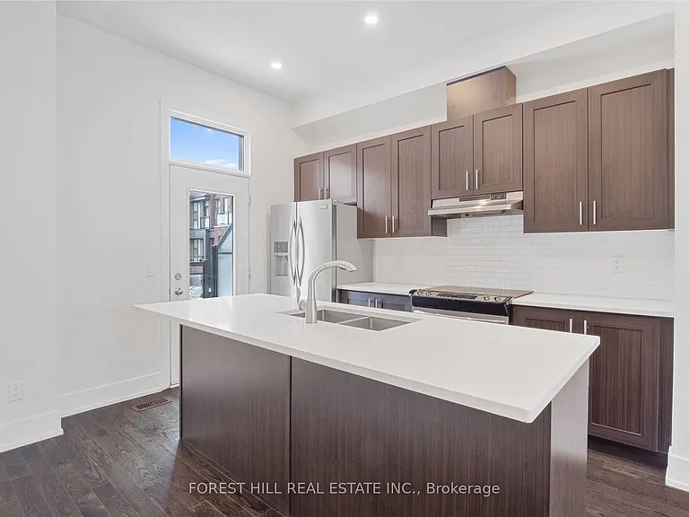 9144 Bathurst St — Photo 14