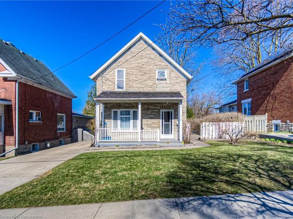 56 Agnes St, Kitchener, ON N2G 2E8