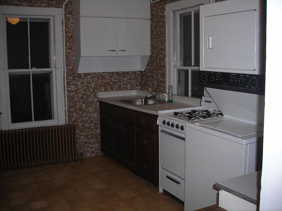 Kitchen (Now ALL White w/ New Vinyl Floor)Now(Includes Wash