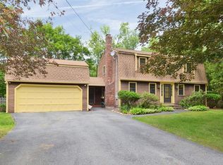 4 Deana Ln, Chelmsford, MA 01824