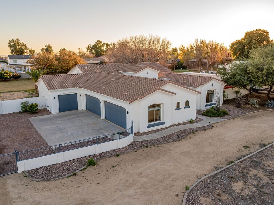 1st image of 18915 W COLLEGE Drive