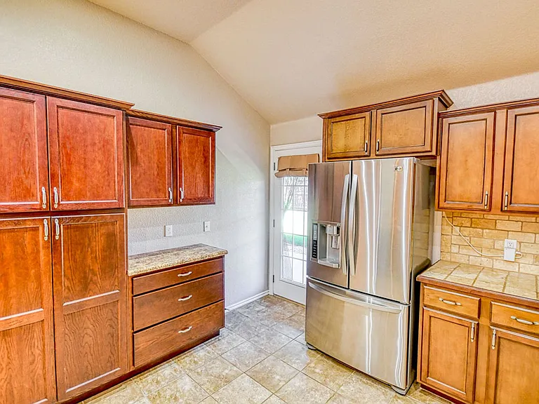 329 Tecumseh Meadows Dr — Photo 17