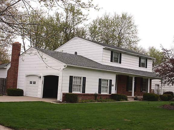 2nd image of 135 Cherrywood Dr