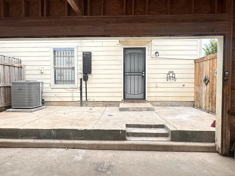 2702 Vienna Pl — Photo 17