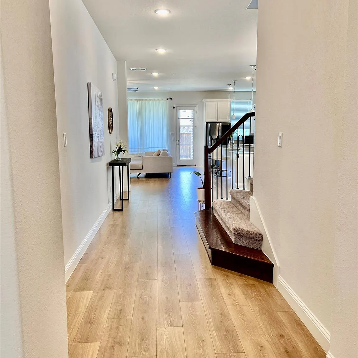 4 bed, 2950 sqft, $3,500 — Photo 4