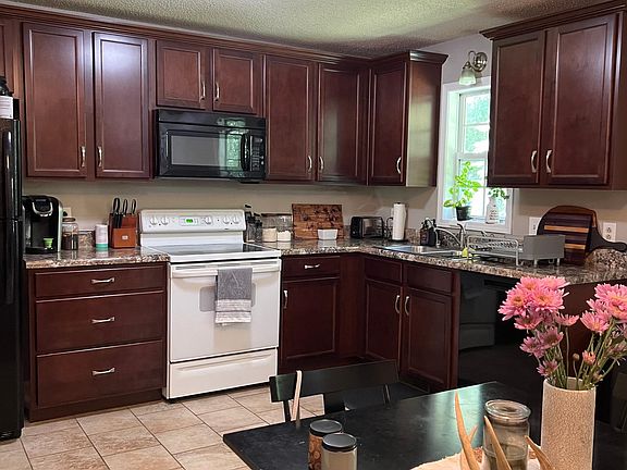 4th image of 359 Cranklen Cir