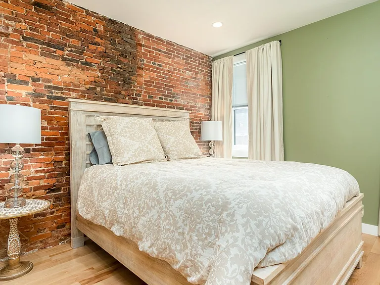 37 Middle St #1 — Photo 12