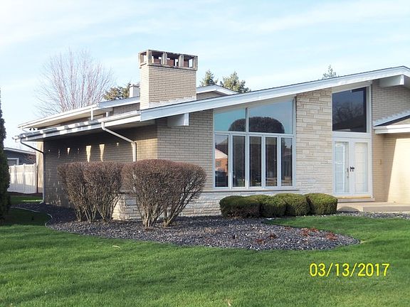 3rd image of 6702 W Wyandot Dr
