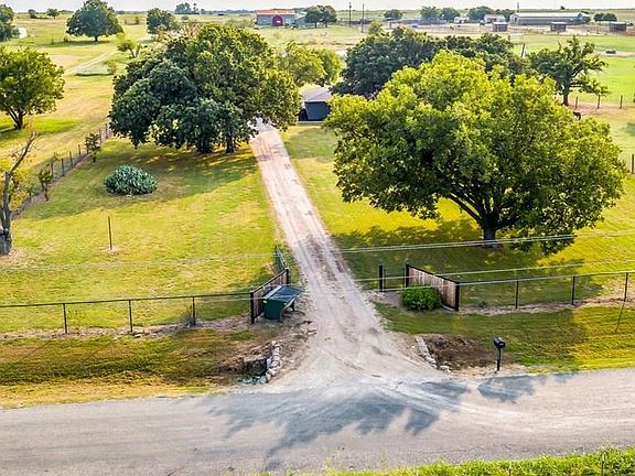 3rd image of 3845 County Road 415