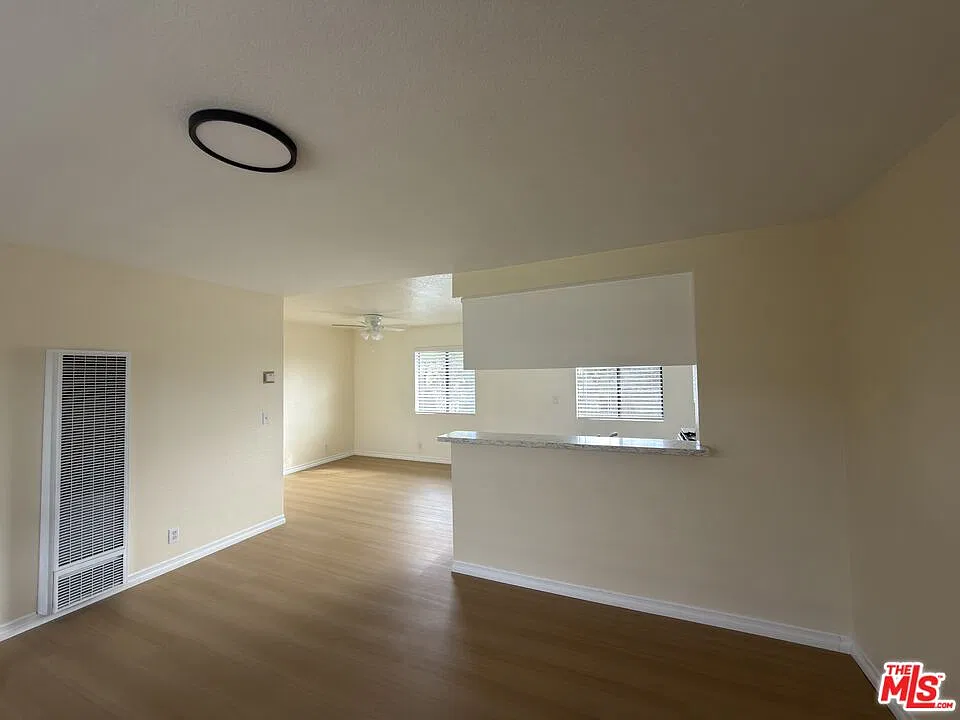 1 bed, 1.0 bath, 874 sqft, $2,325 — Photo 3