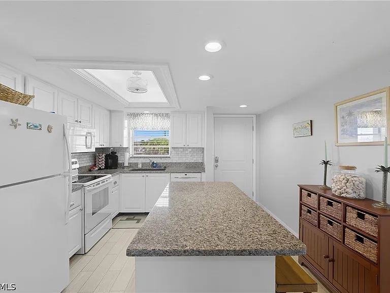 16881 Davis Rd #126 — Photo 5