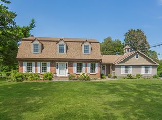 8 Pleasant St, Darien, CT 06820