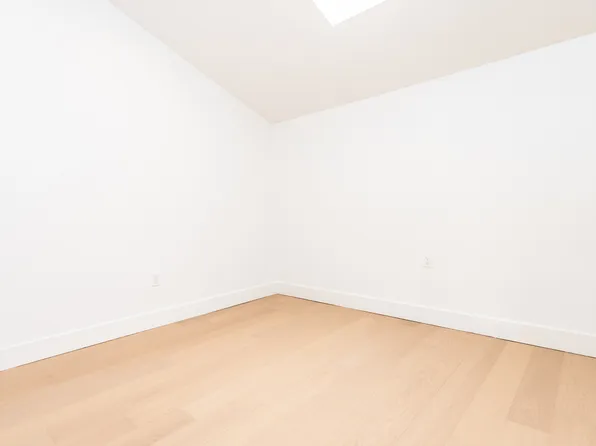 107 South 6th Street image 18 of 24